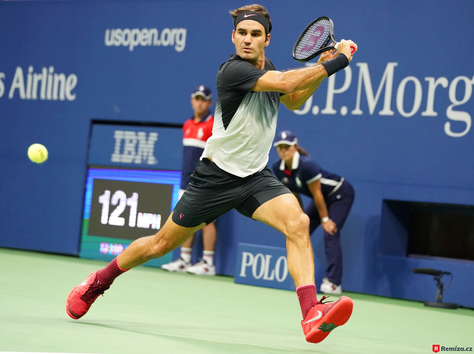 Roger Federer – elegán a gentleman světového tenisu foto č.1