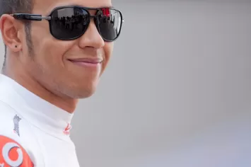 Přestupová bomba se rýsuje ve Formuli 1. Lewis Hamilton by měl obléknout barvy Ferrari