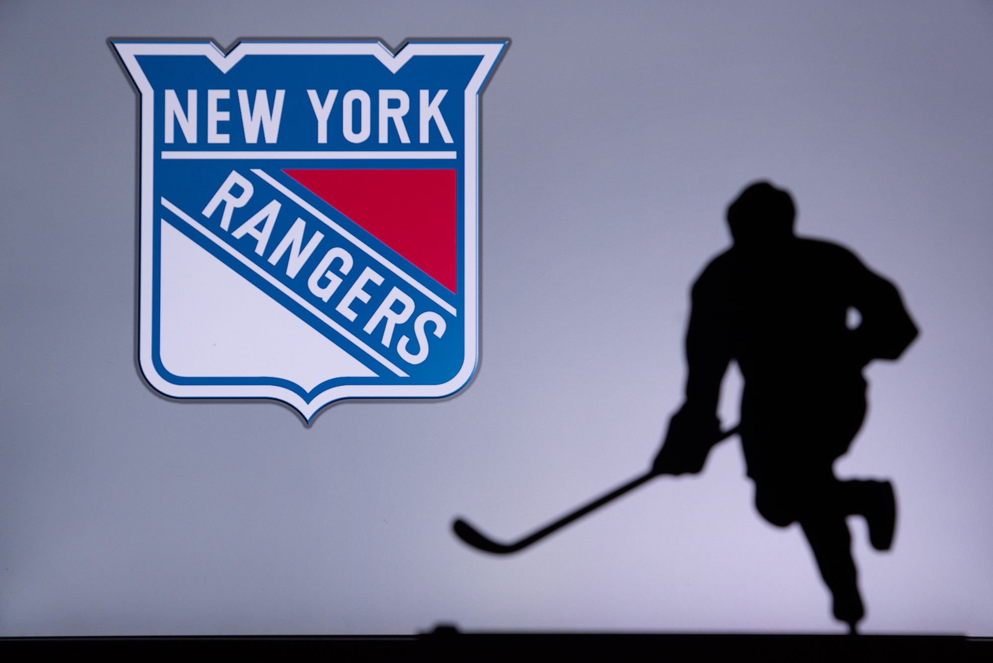 V NHL se staly dvě interesantní věci. Filip Chytil podepsal čtyřletý kontrakt s Rangers a Jakub Vrána je zpátky na ledě i ve formě