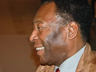 Zemřela fotbalová legenda Edson Arantes do Nascimento – Pelé.