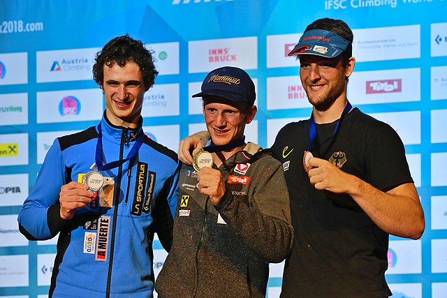 Mistrovství světa ve sportovním lezení - Adam Ondra (vlevo), Jakob Schubert (uprostřed)